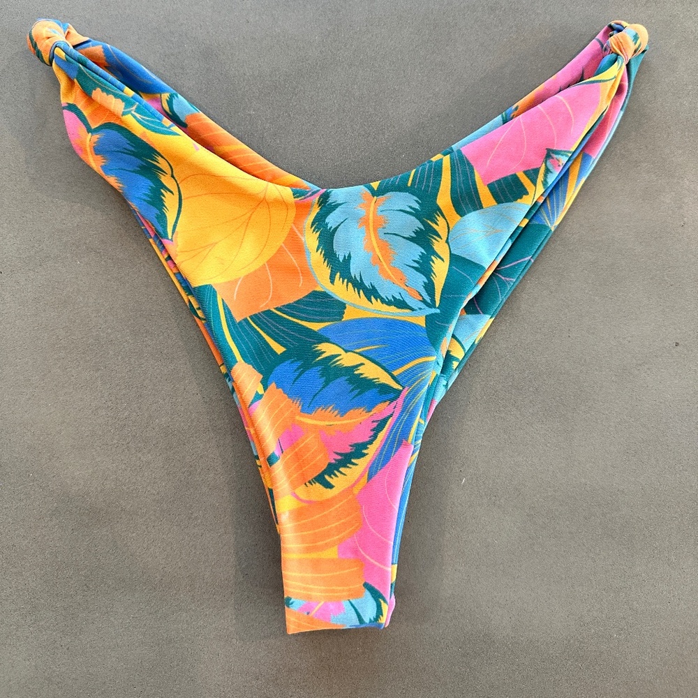 SKATIE BIKINI BOTTOM in BANZAI PRINT - DISCONTINUED ONLINE!!